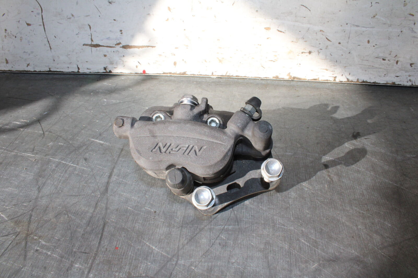 19-22 KAWASAKI Z400 RIGHT FRONT BRAKE CALIPER BB708