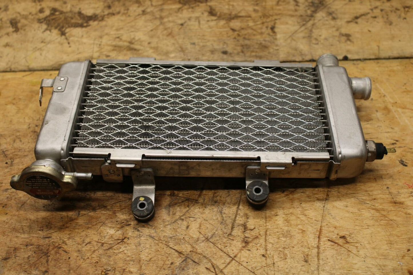 98-05 HONDA SUPER HAWK 1000 VTR1000F LEFT ENGINE RADIATOR MOTOR COOLER BB341