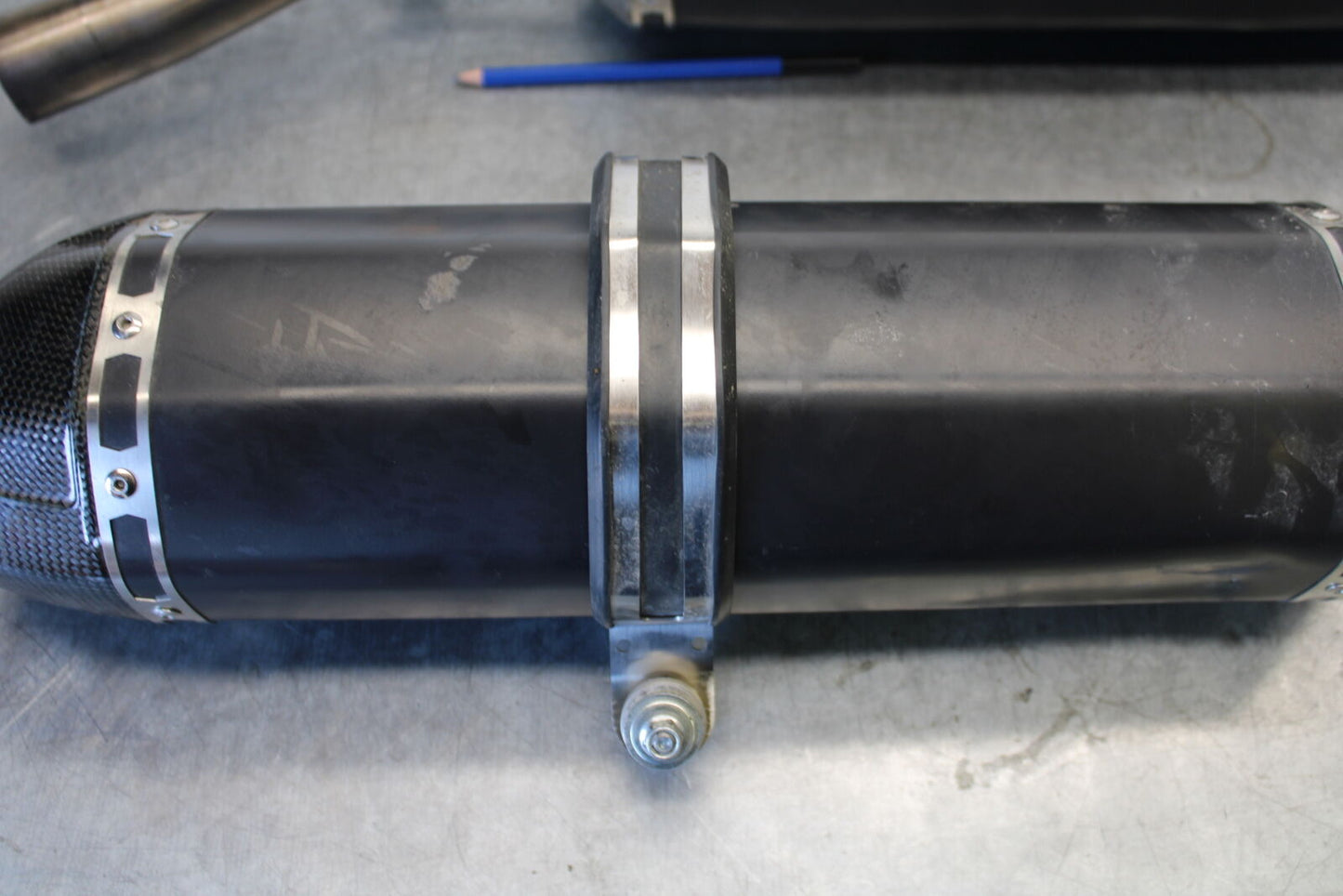 06-07 DUCATI MONSTER 695 EXHAUST PIPE MUFFLER SLIP ON CAN SILENCER BB674
