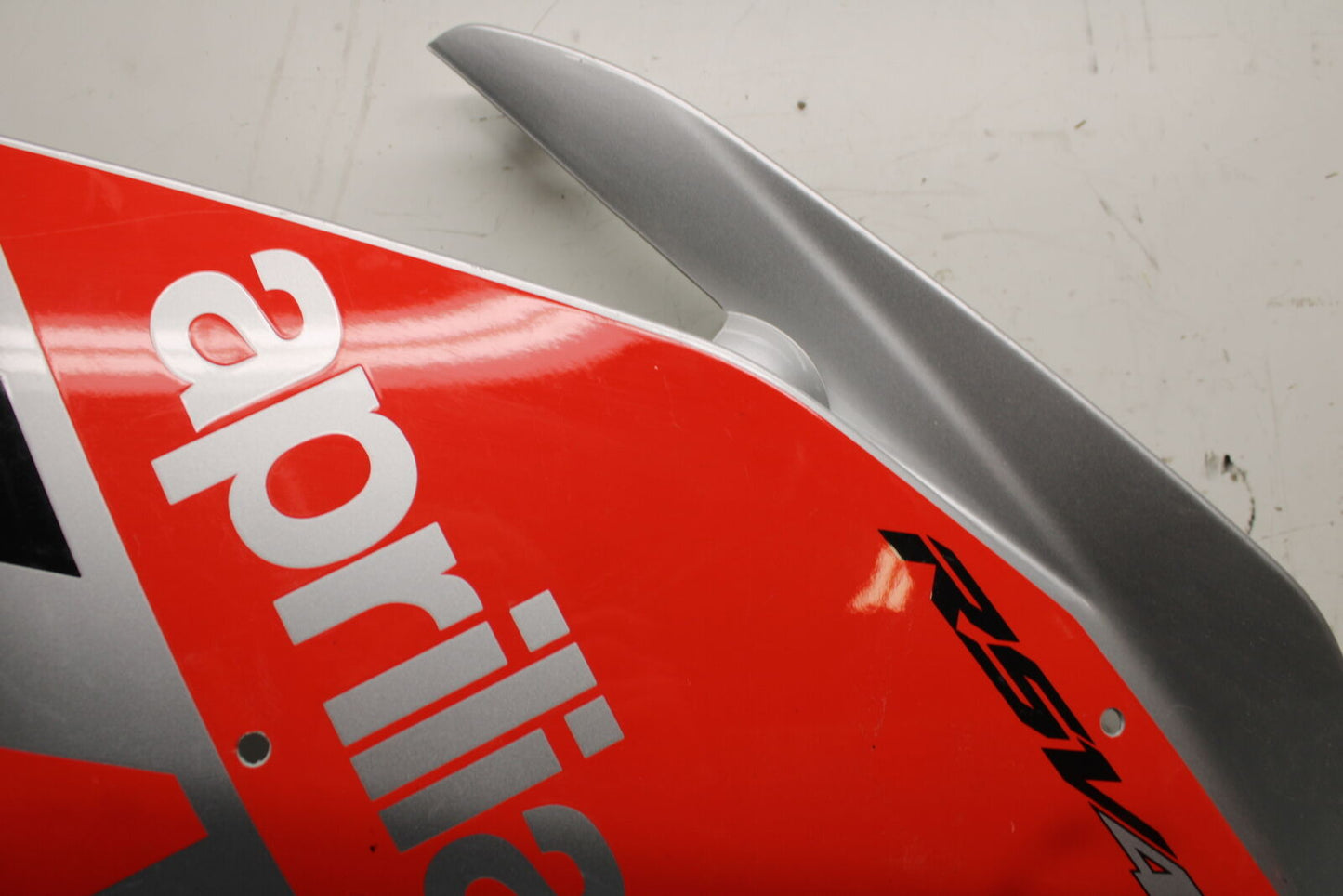 15-19 APRILIA RSV4 RF RIGHT MID UPPER SIDE FAIRING COWL PLASTIC BB611