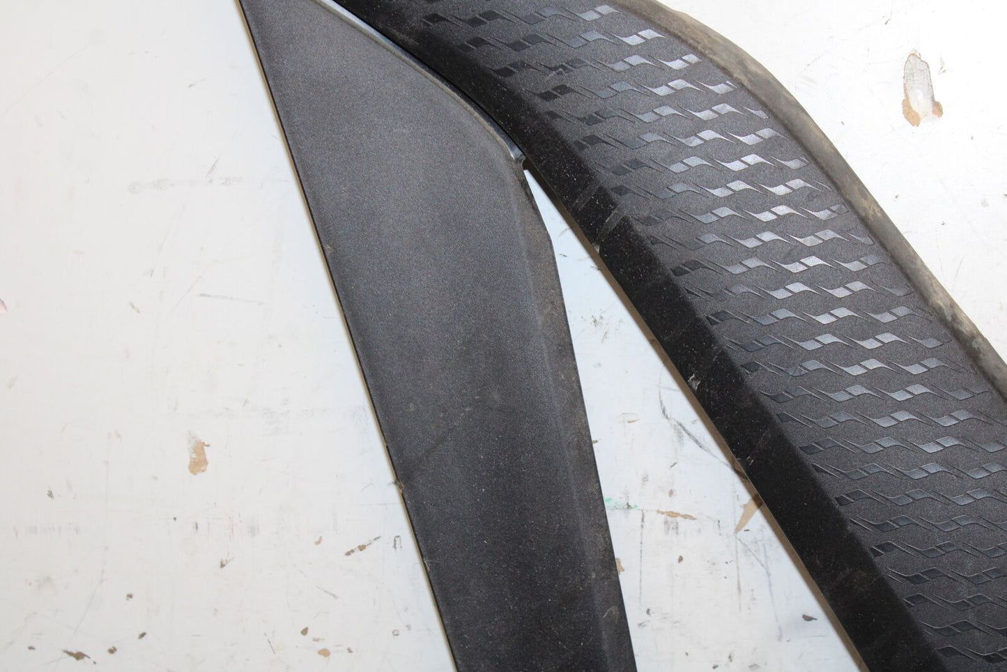 19-24 YAMAHA R3 LEFT FRONT SIDE SEAT SADDLE PANEL TRIM COWL FAIRING BB736