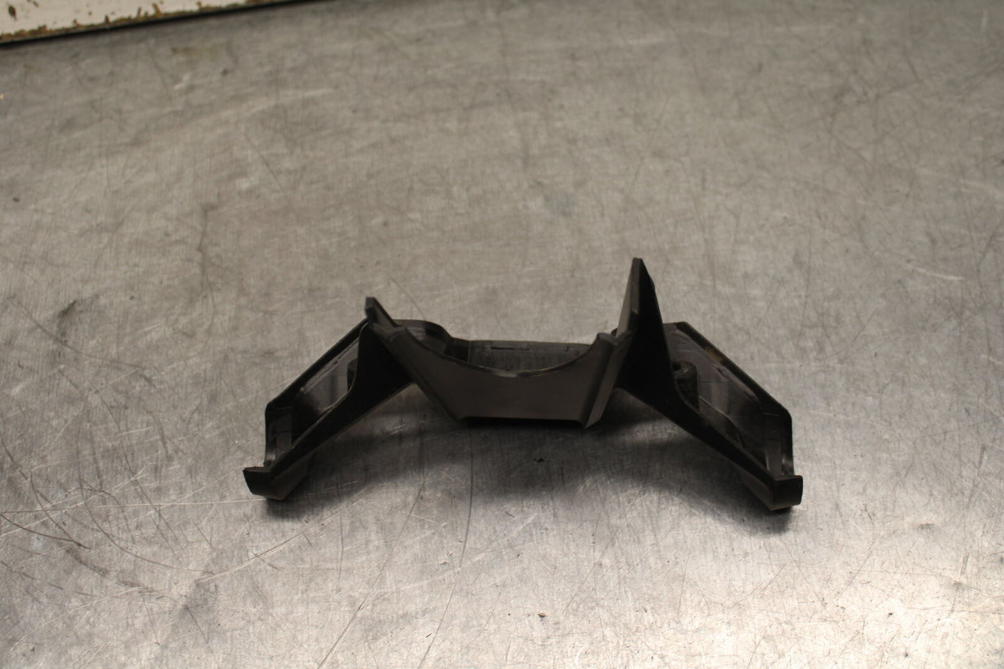 17-24 KTM 390 DUKE UPPER FAIRING GAUGES STAY BRACKET COVER BB734