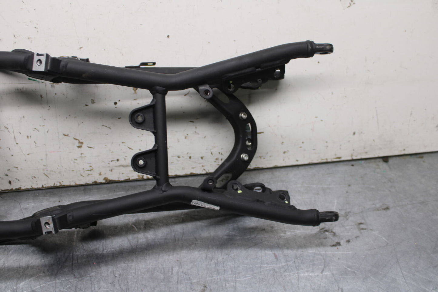 09-11 DUCATI STREETFIGHTER 1098 REAR SUBFRAME BACK SUB FRAME BB705
