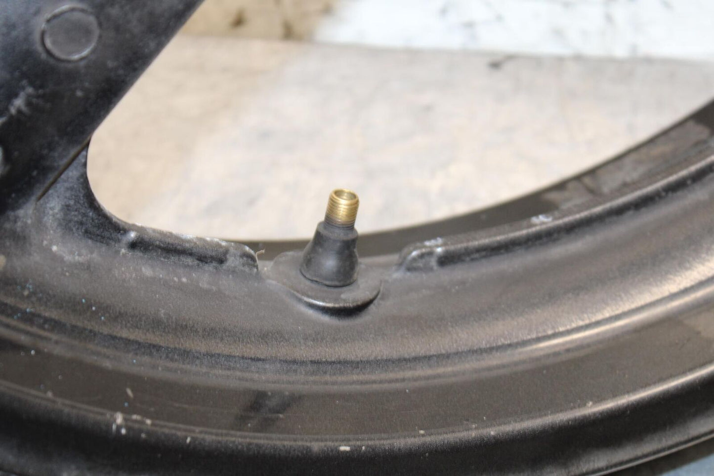 1997 Suzuki Bandit 1200 GSF1200S FRONT WHEEL BB559