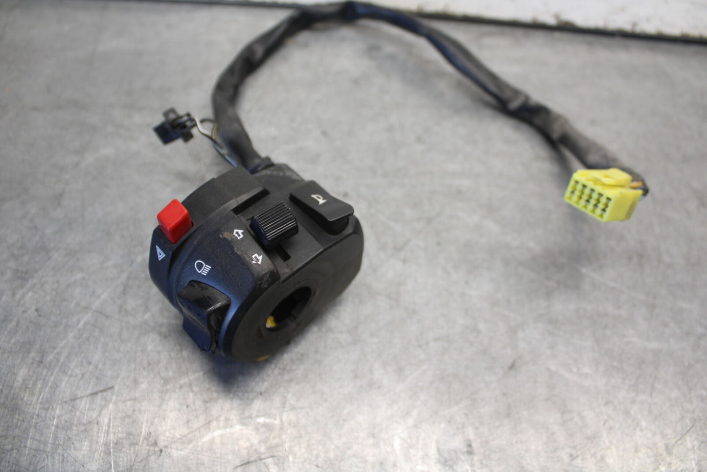 04 SUZUKI GSXR600 LEFT CLIP ON HORN SIGNALS SWITCH SWITCHES 37400-29G11 BB676