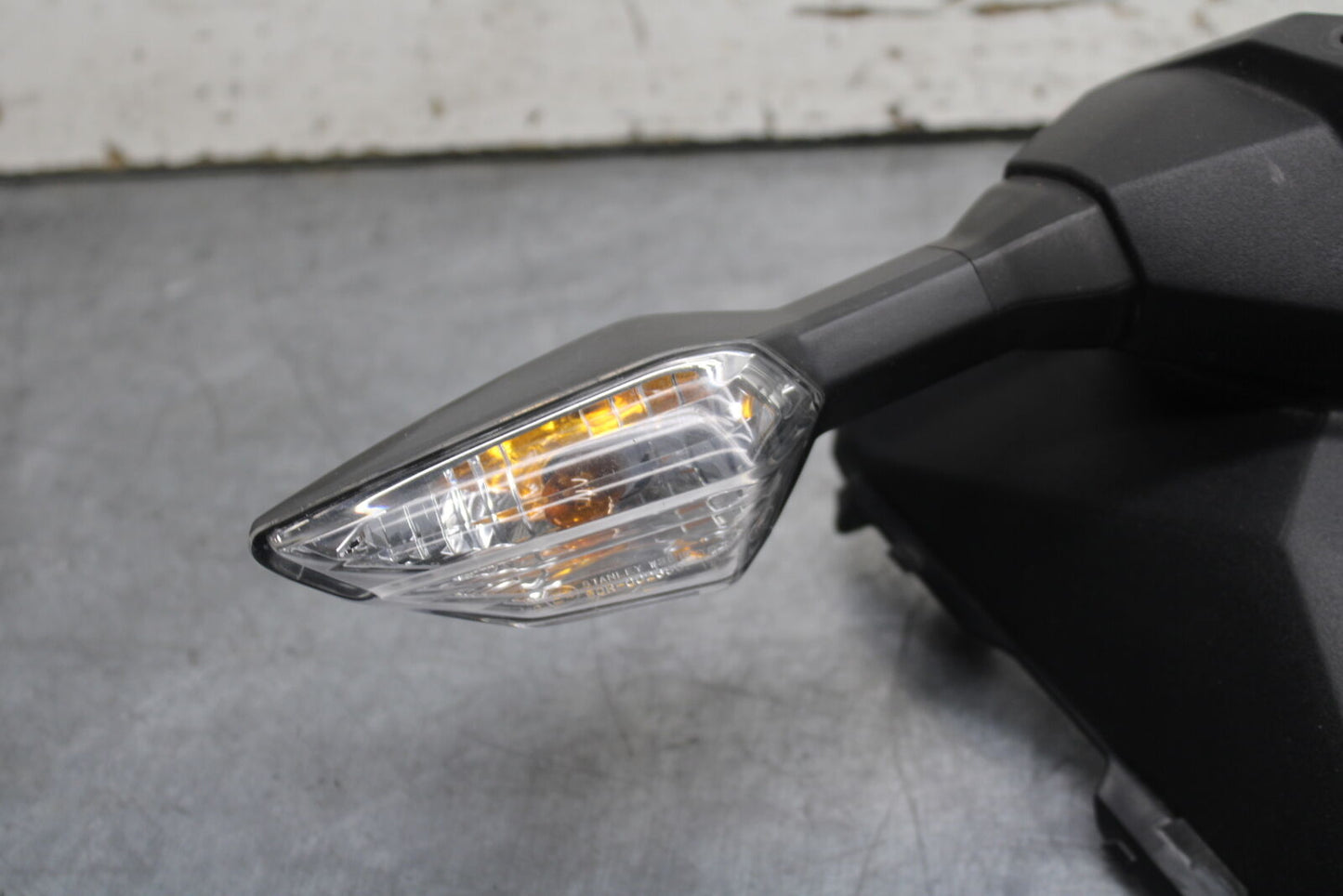 19-22 KAWASAKI Z400 FRONT CENTER COWL FAIRING & TURN SIGNALS BB738
