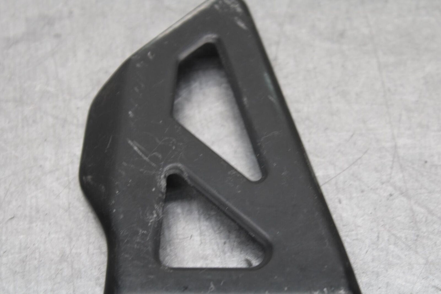 01-03 SUZUKI GSXR600 RIGHT SIDE HEEL GUARD BB639