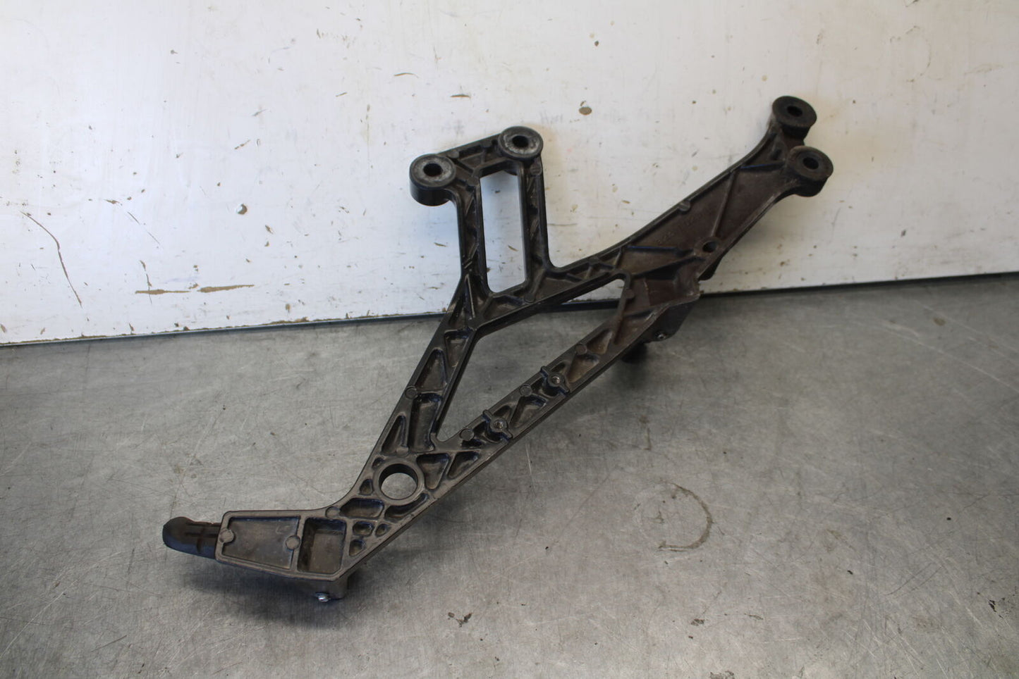 06-07 DUCATI MONSTER 695 LEFT REARSET REAR SET DRIVER FOOT PEG REST STOP BB674