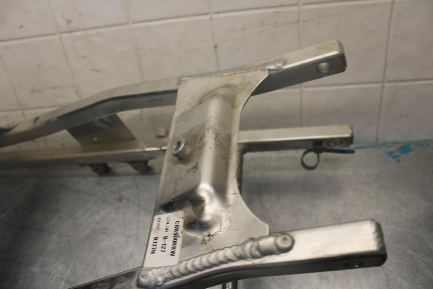 98-99 HONDA CBR900RR REAR SUBFRAME BACK SUB FRAME BB458