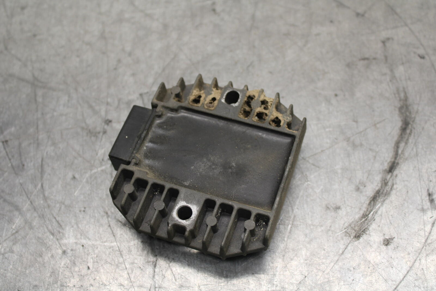96-07 YAMAHA YZF600R RECTIFIER VOLTAGE REGULATOR BB746