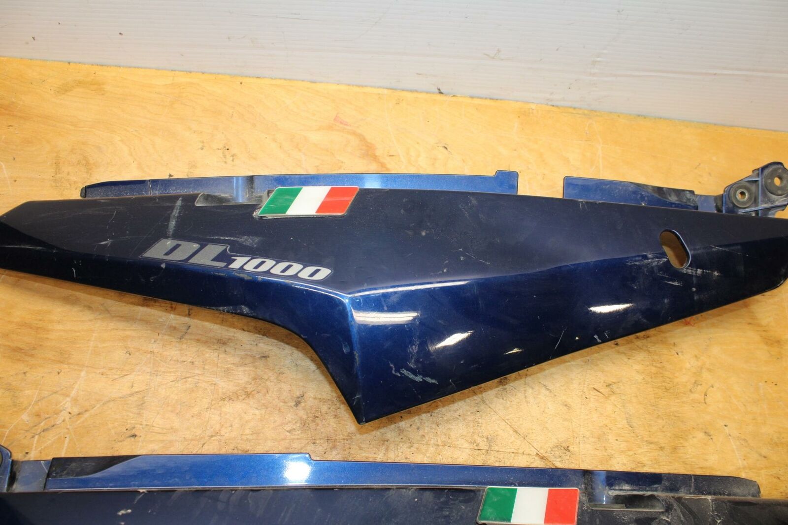 02-03 SUZUKI VSTROM 1000 REAR BACK TAIL FAIRING COWL SHROUD BB331