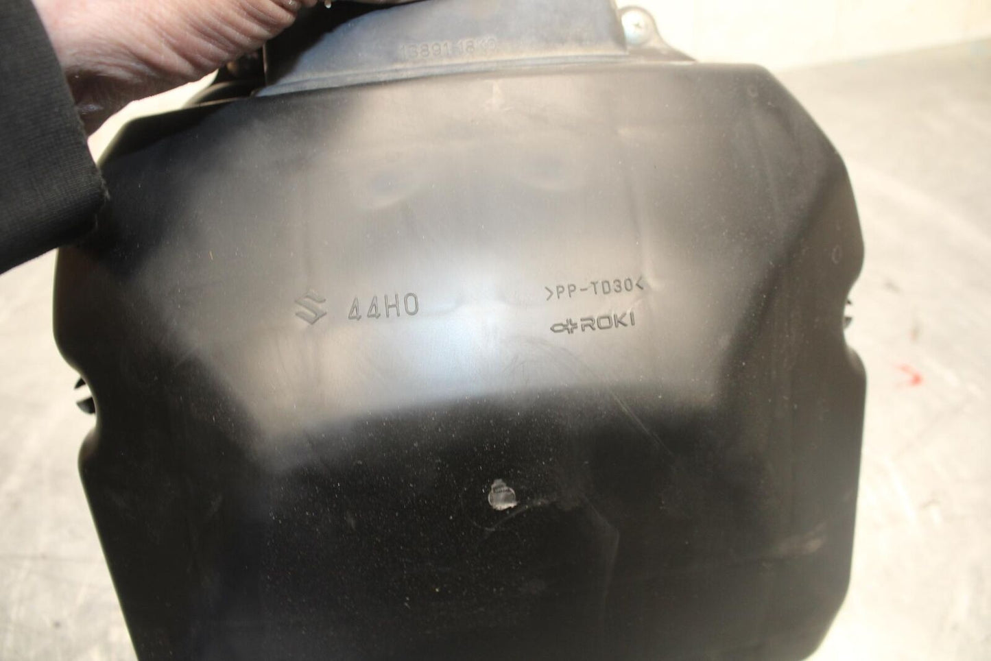 2017 Suzuki SV650X SV650AL7 ABS AIRBOX AIR INTAKE FILTER BOX BB511