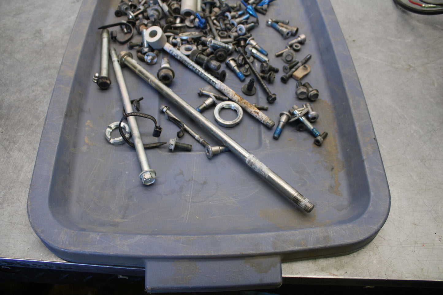 03-07 SUZUKI SV1000S ENGINE MOUNTING BOLTS HARDWARE SCREWS BB657