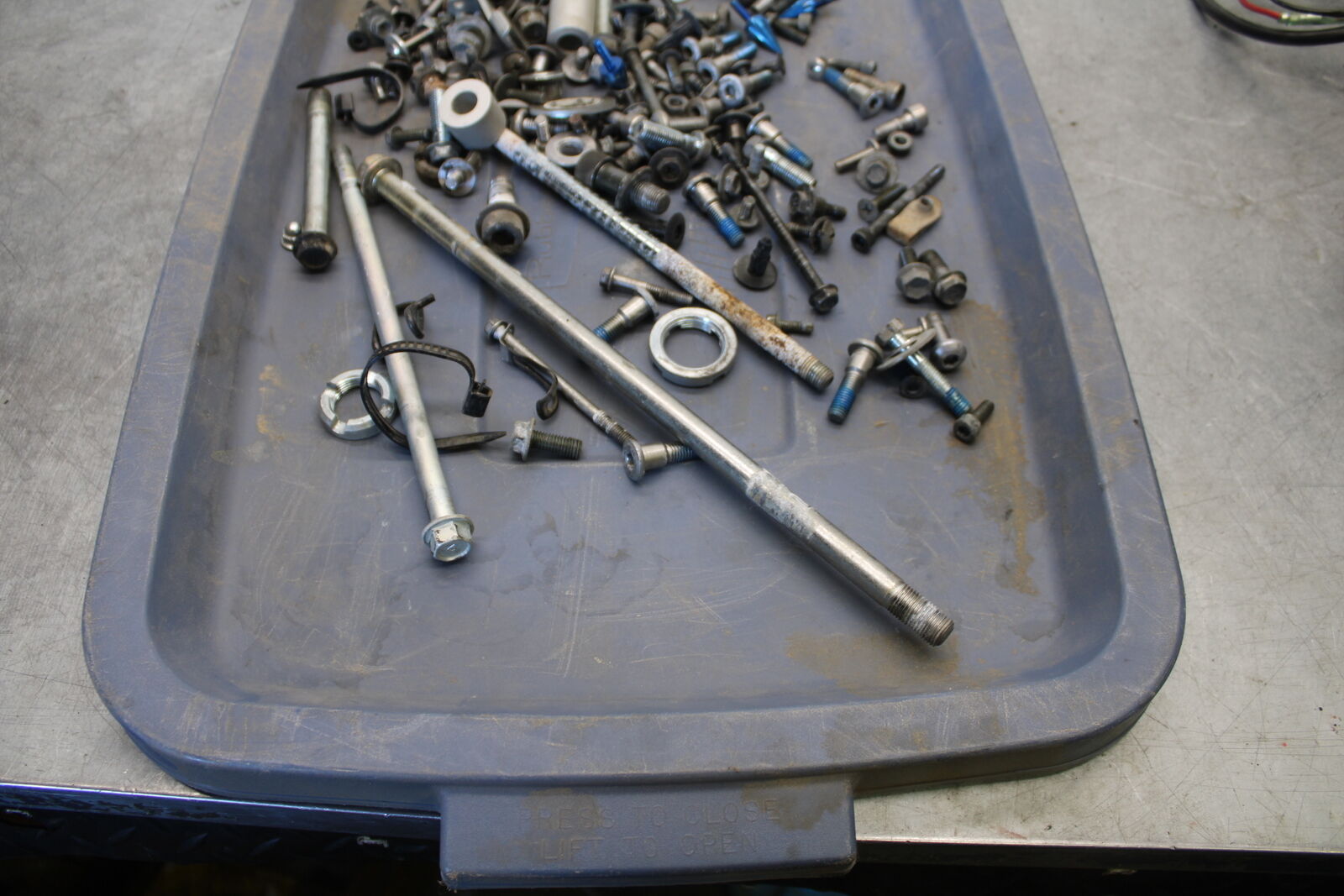 03-07 SUZUKI SV1000S ENGINE MOUNTING BOLTS HARDWARE SCREWS BB657