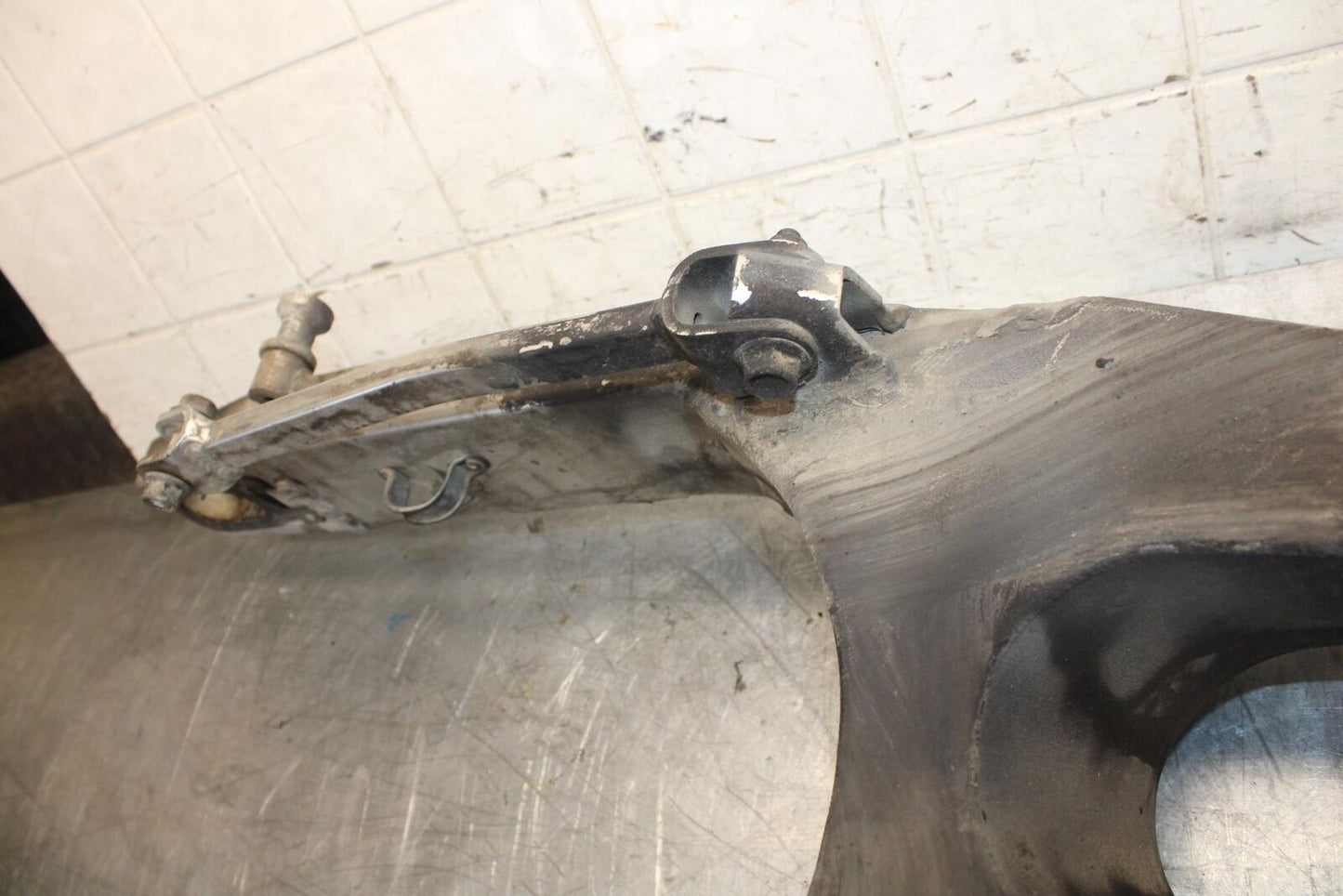 1998 Suzuki TL1000S REAR SWINGARM BACK SUSPENSION SWING ARM BB508
