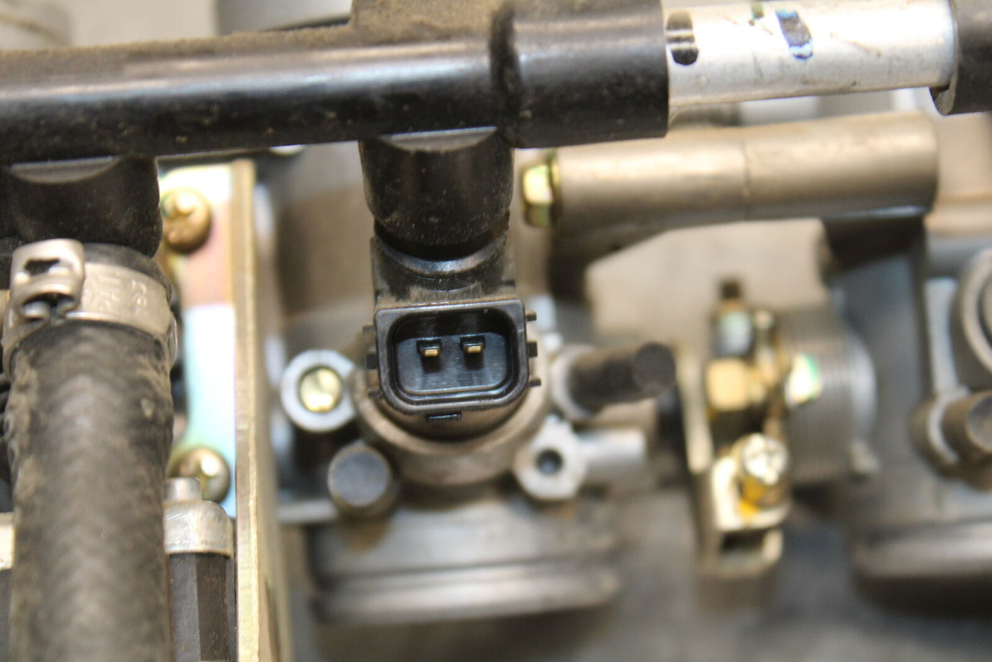 03-04 TRIUMPH DAYTONA 600 MAIN FUEL INJECTORS / THROTTLE BODIES BB745