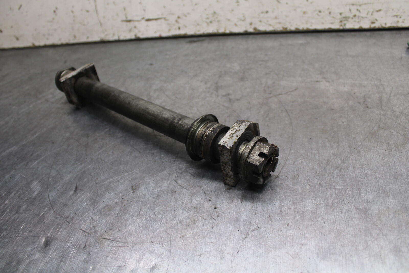 01-02 SUZUKI GSXR1000 REAR AXLE BACK WHEEL RIM PIVOT BOLT AXEL BB113