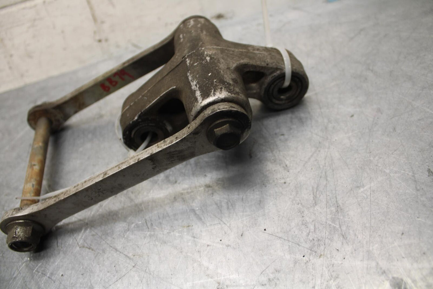 1997 Suzuki GSXR750 REAR DOGBONE SHOCK LINKAGE LINK BB39