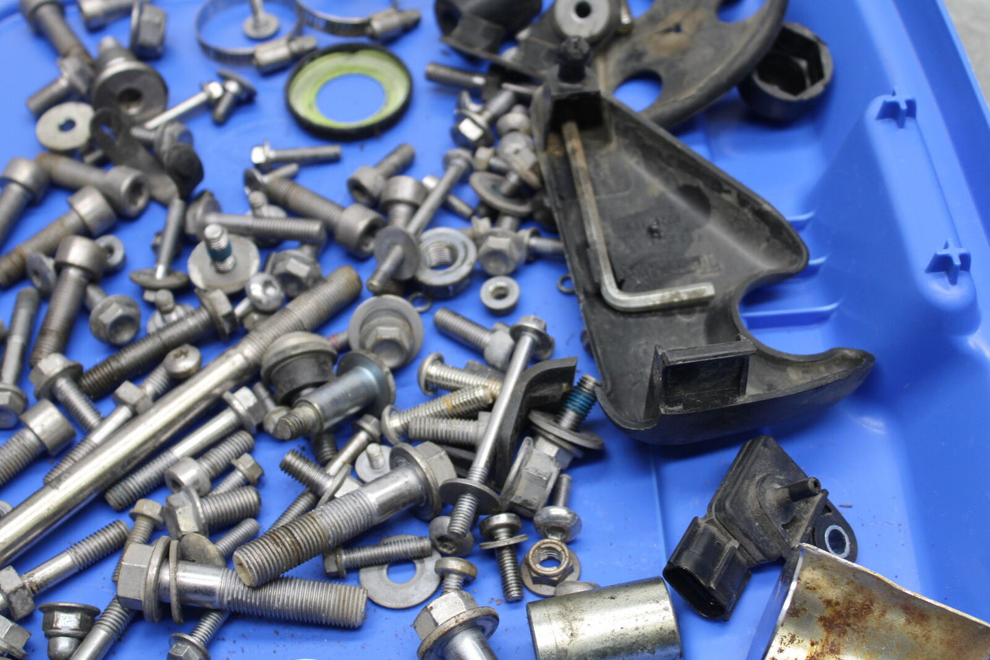 14-16 TRIUMPH AMERICA LT ENGINE MOUNTING BOLTS HARDWARE MOTOR SCREWS BB720