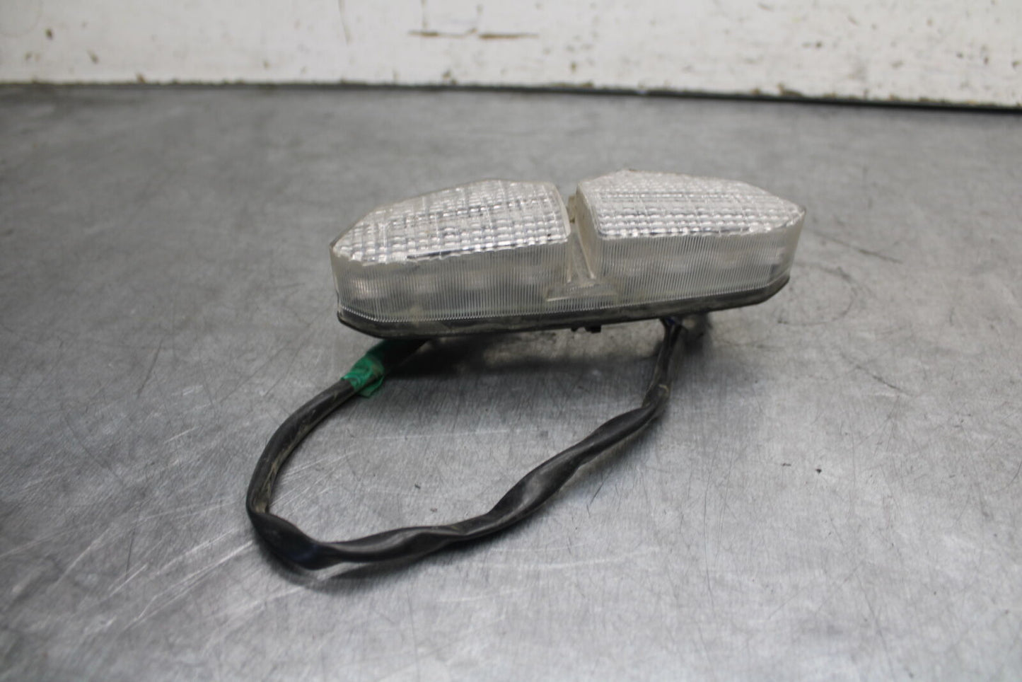 08-09 YAMAHA YZF R6S REAR TAIL TAILLIGHT BACK BRAKE LIGHT BB690