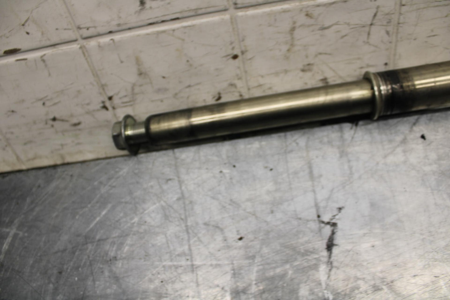 08-10 SUZUKI GSXR750 FRONT WHEEL RIM AXLE PIVOT BOLT 54711-41G00 bb476