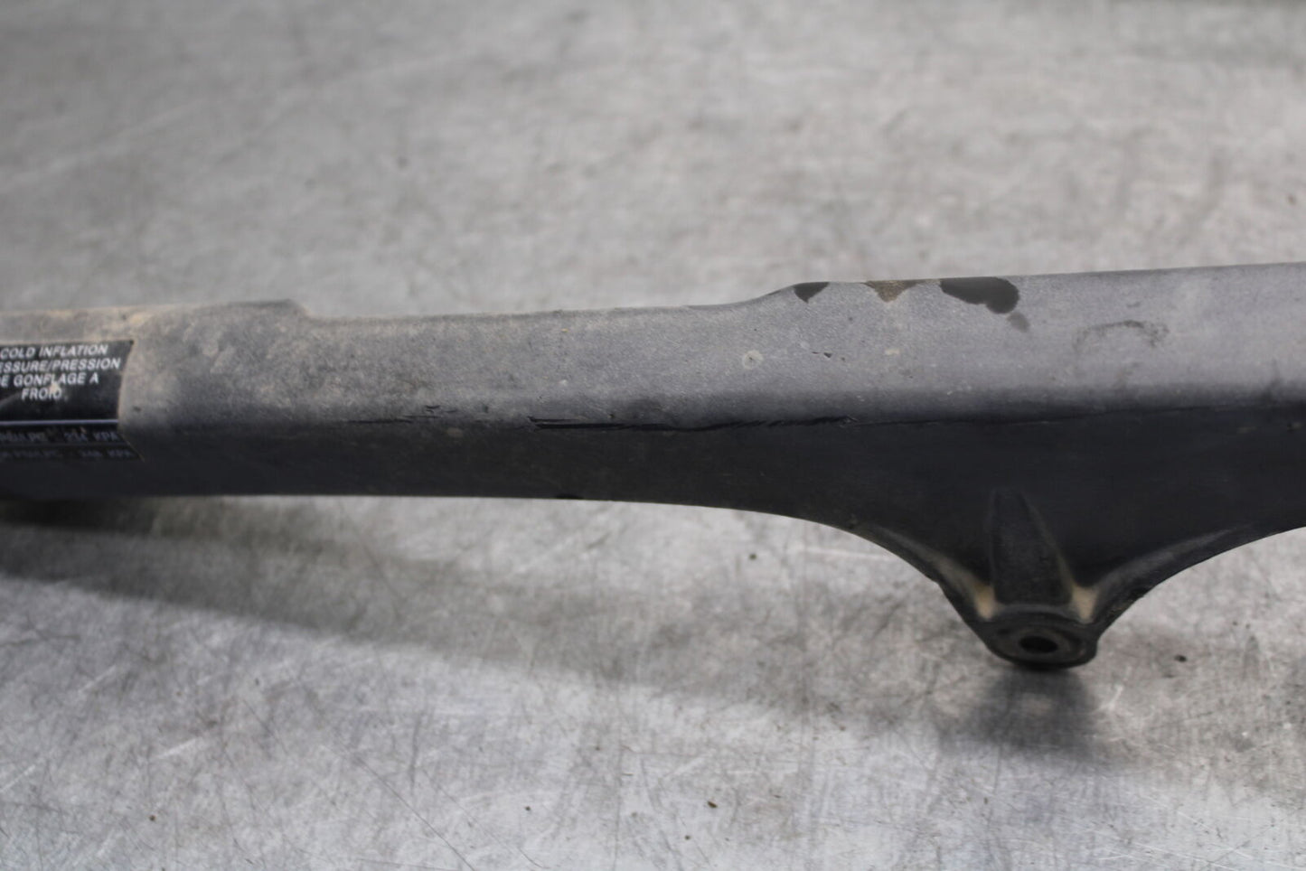 09-11 TRIUMPH DAYTONA 675 REAR BACK DRIVE CHAIN GUARD COVER SHIELD BB652