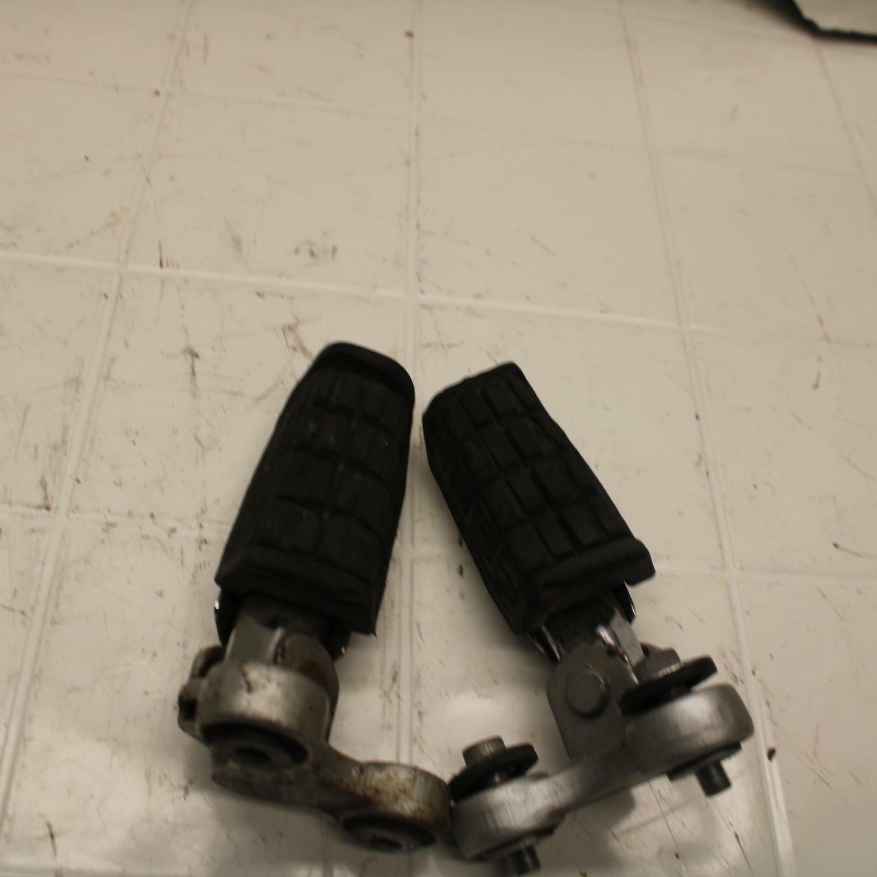 91-96 YAMAHA FJ1200A ABS FRONT FOOT RESTS PEGS STEPS SET PAIR BB07