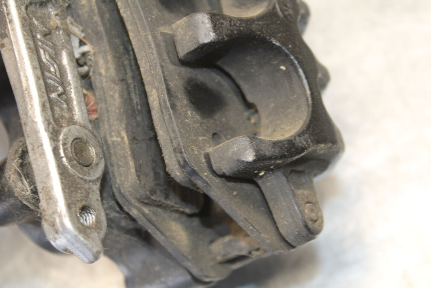 01-06 TRIUMPH TIGER 955I REAR BACK BRAKE CALIPER W MOUNT BRACKET BB693