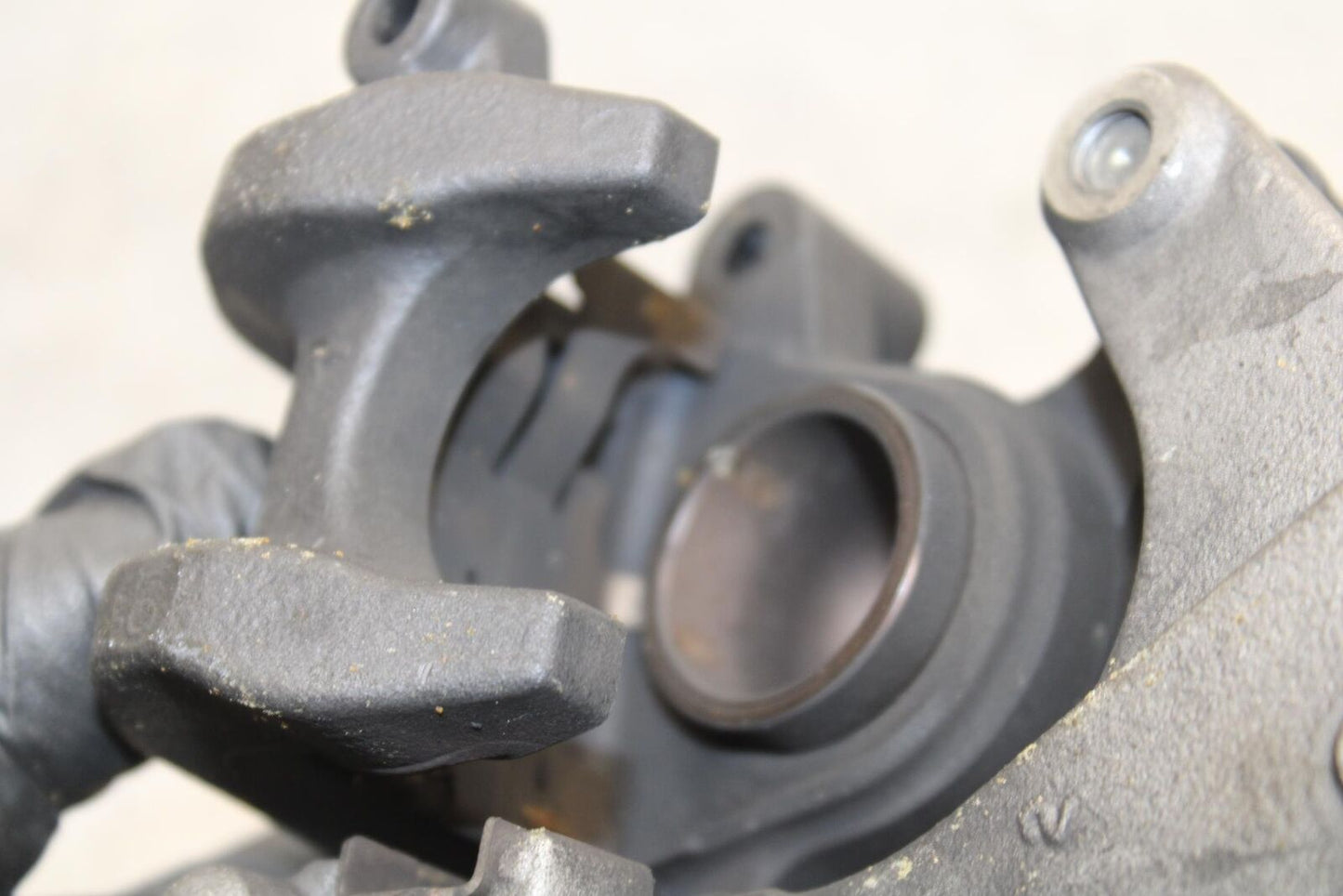 2011 Suzuki GSXR1000 REAR BACK BRAKE CALIPER W MOUNT BRACKET BB96