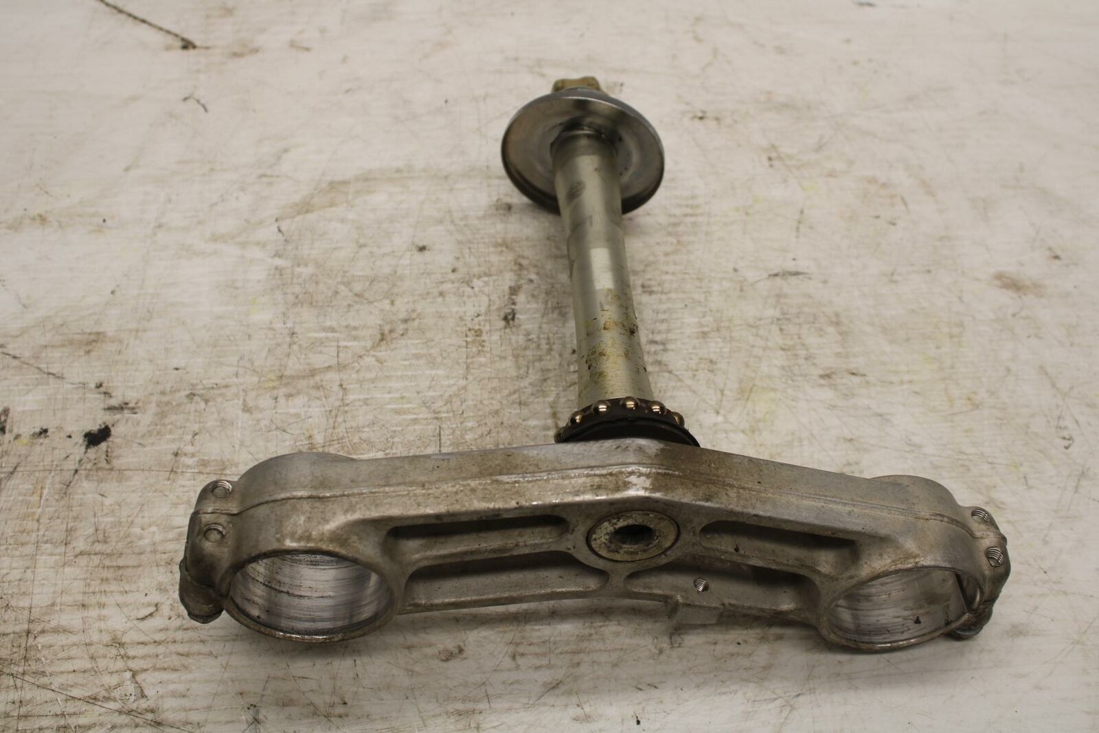 00-07 SUZUKI HAYABUSA FRONT FORKS CLAMP LOWER TRIPLE TREE STEM 51410-24F30 BB281