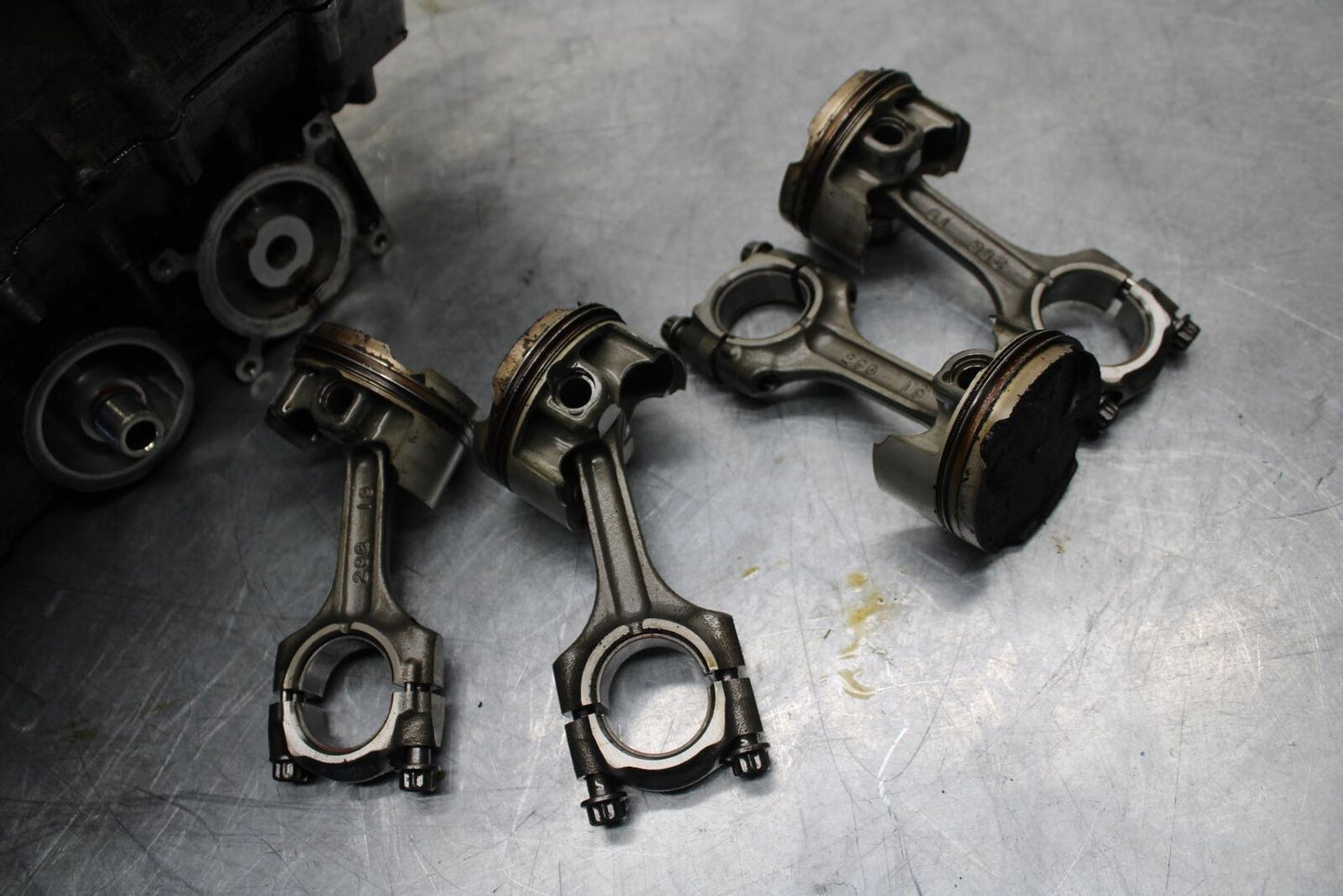 04-05 SUZUKI GSXR600 ENGINE MOTOR CRANKCASE CRANK CASES BLOCK 11301-29861 BB329