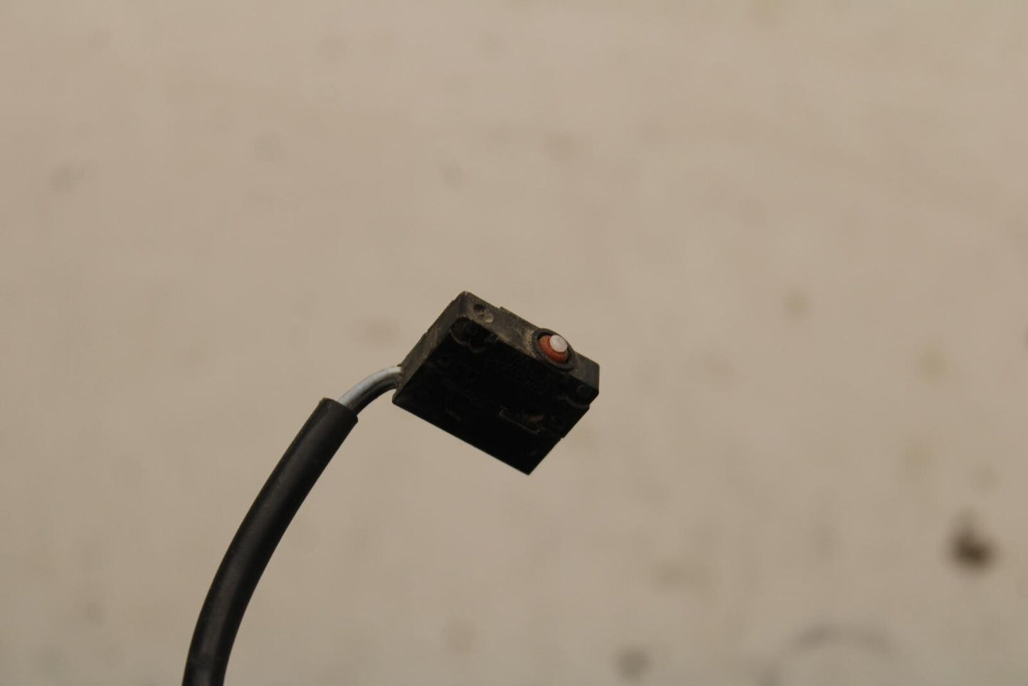 16-18 KTM 690 DUKE FRONT BRAKE STOP SWITCH BB631