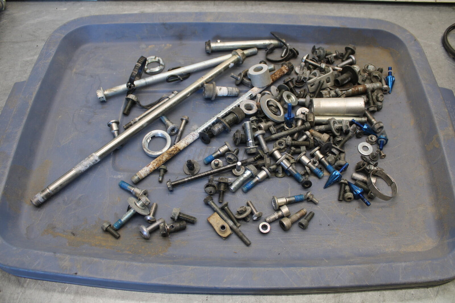 03-07 SUZUKI SV1000S ENGINE MOUNTING BOLTS HARDWARE SCREWS BB657