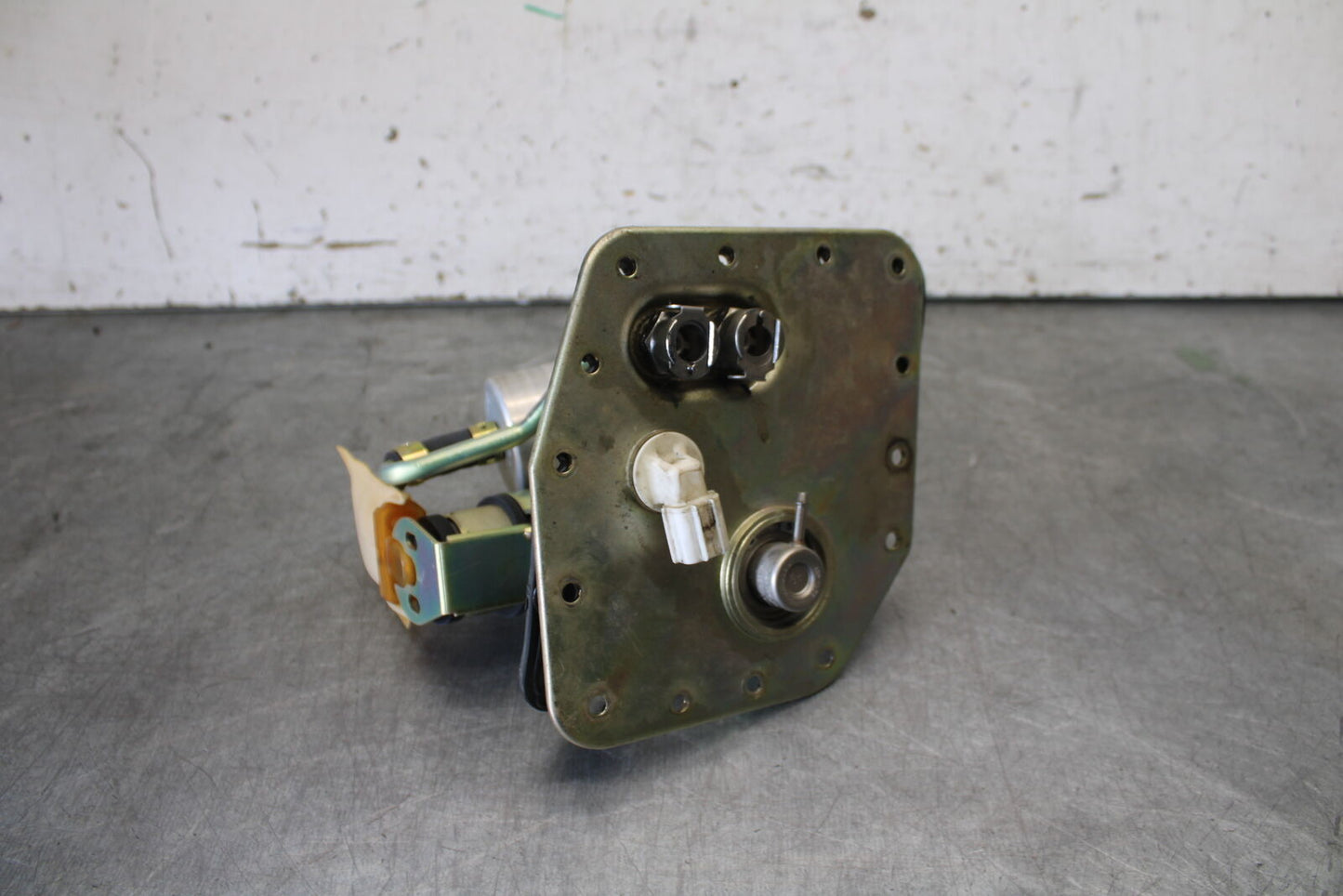 01-06 TRIUMPH TIGER 955I FUEL PUMP GAS PETROL SENDER UNIT BB693