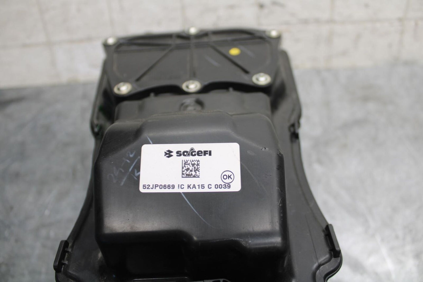 22-23 HUSQVARNA SVARTPILEN 401 AIRBOX AIR INTAKE FILTER BOX BB541