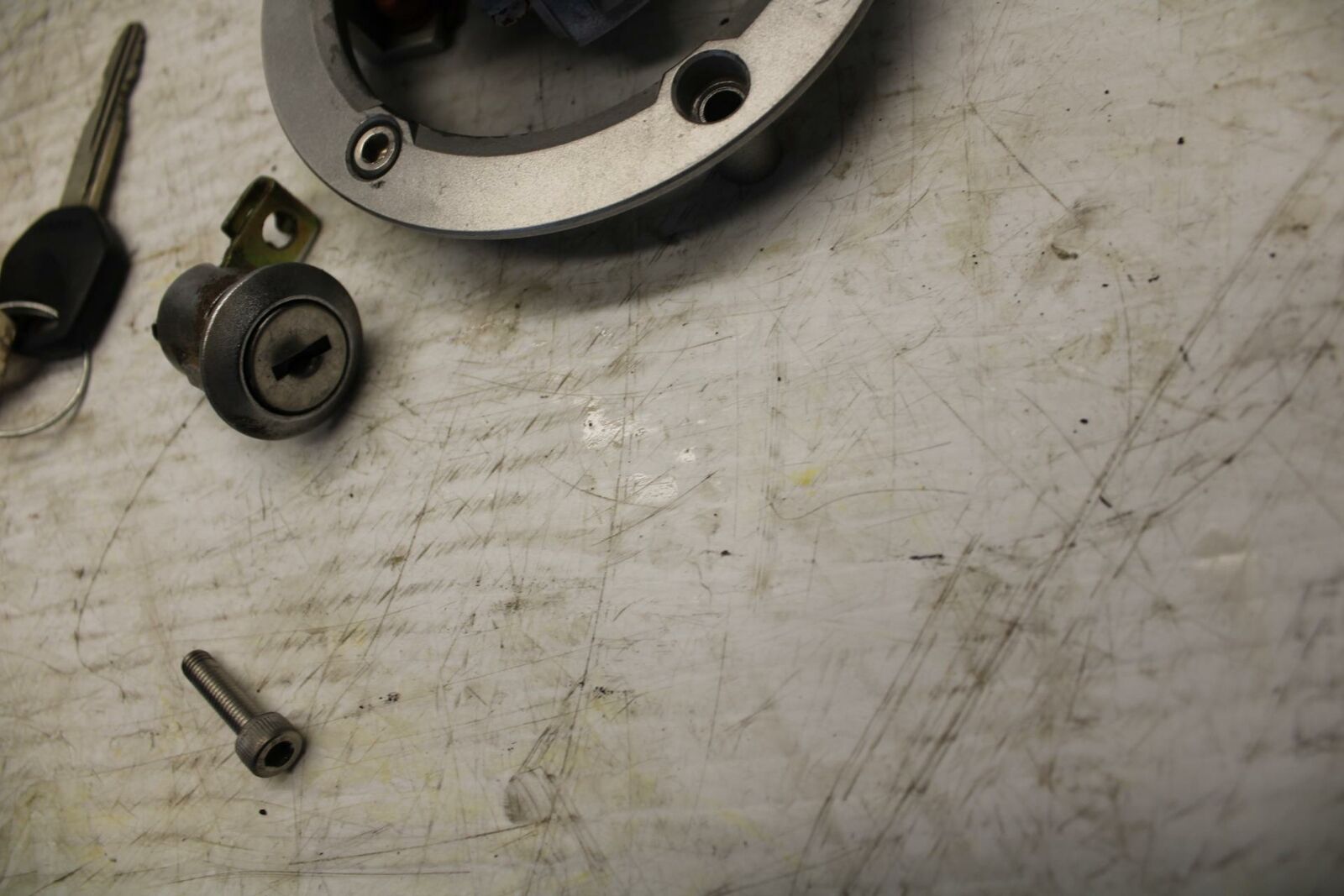 03-05 SUZUKI SV1000 IGNITION LOCK KEY SET W/ GAS CAP AND SEAT LOCK BB296