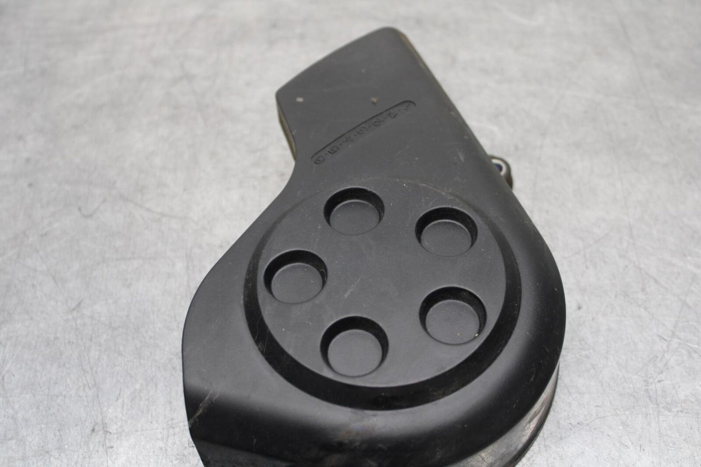 01-06 HONDA CBR600F4I ENGINE SPROCKET COVER 11350-MBW-000 BB626