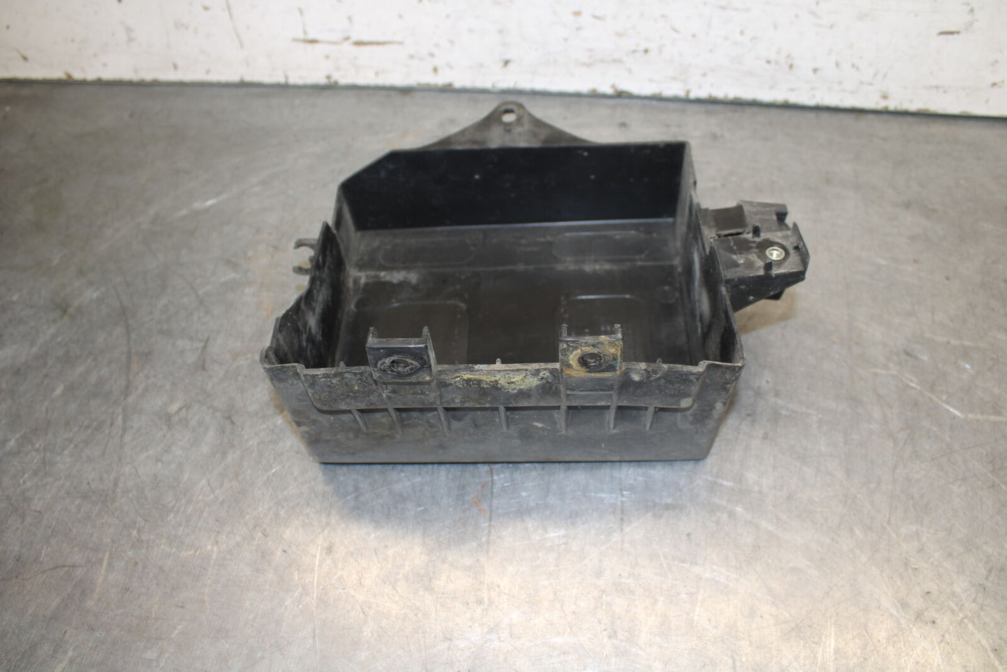 93-00 HONDA GOLDWING 1500 GL1500SE BATTERY TRAY BOX HOLDER BB700