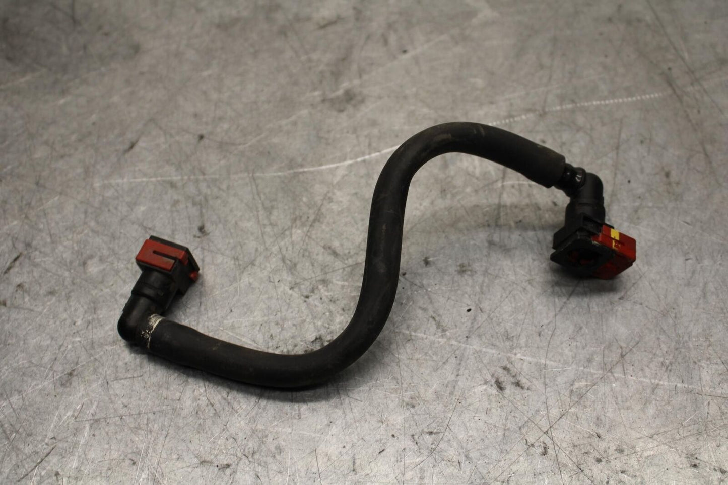 17 KAWASAKI Z900 ZR900 FUEL HOSE GAS LINE TUBE PIPE BB549