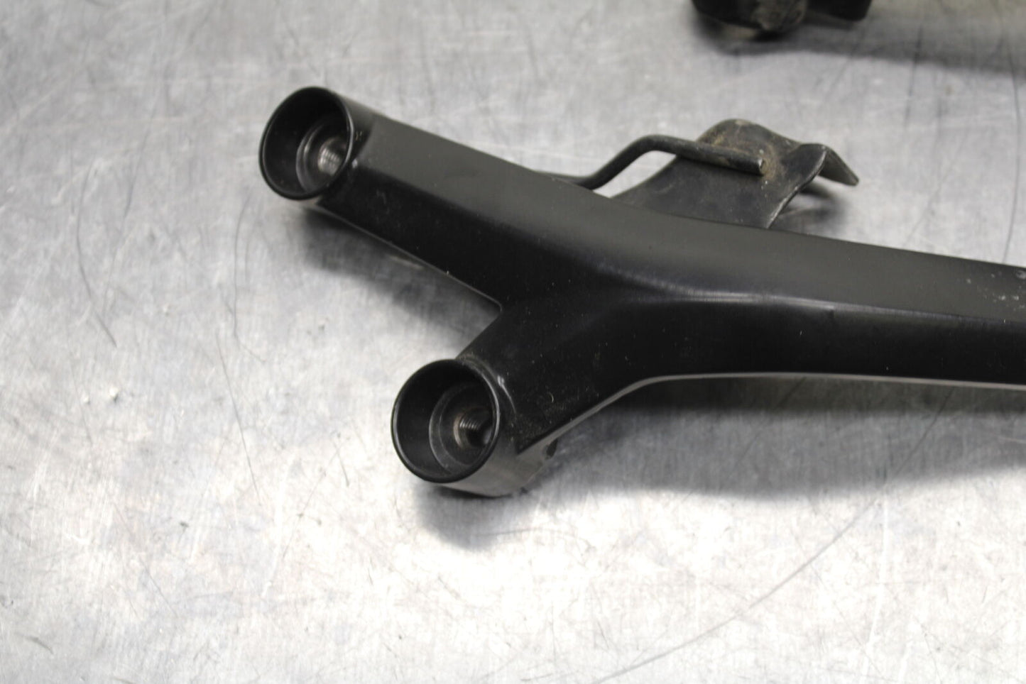 17-24 KTM 390 DUKE ENGINE MOTOR MOUNT STAY BRACKETS BB734