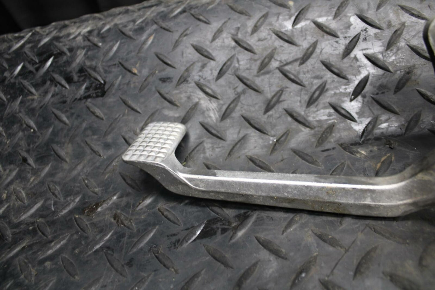 86 SUZUKI GS750ES RIGHT REARSET BRAKE FOOT PEDAL BB233