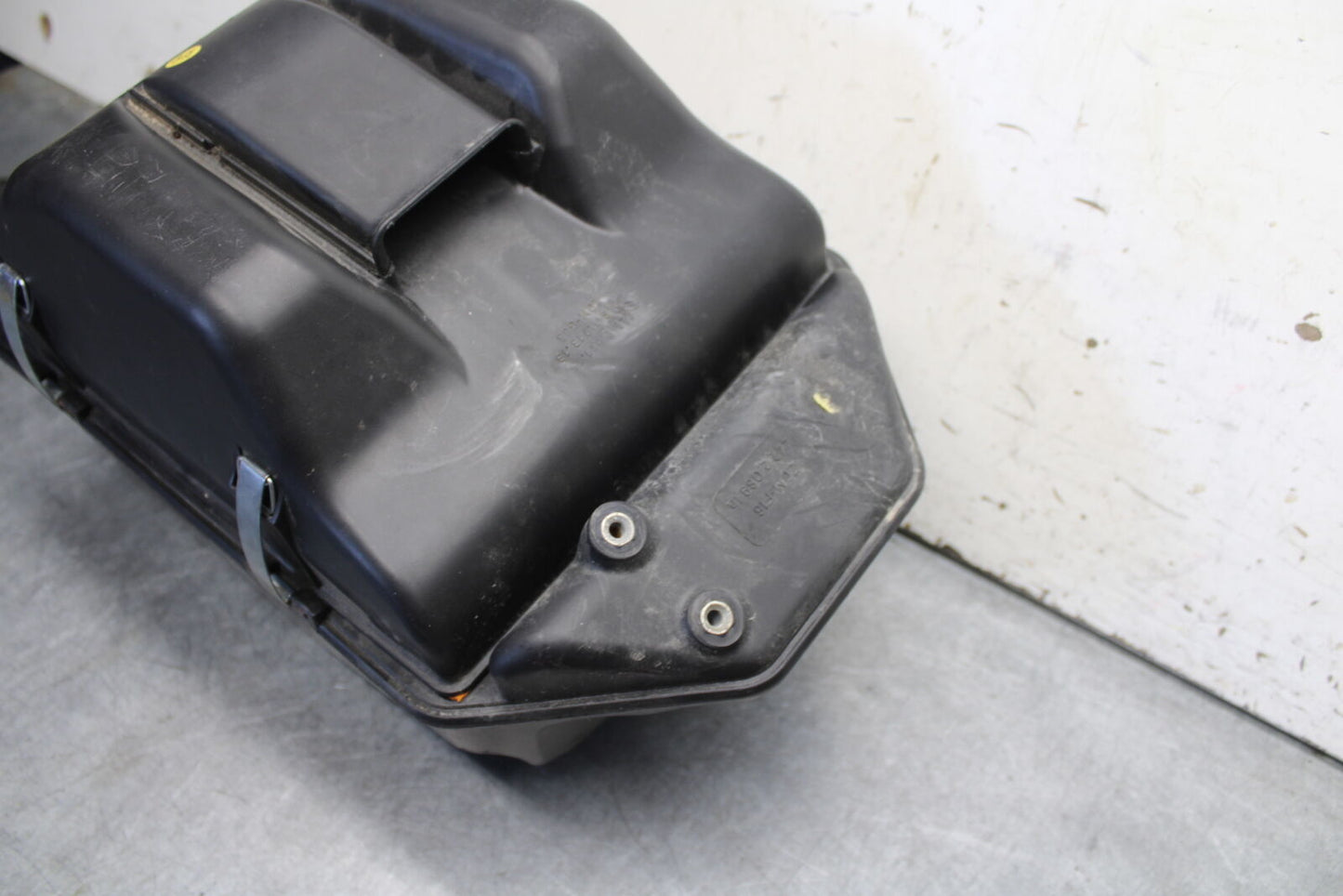 06-07 DUCATI MONSTER 695 AIRBOX AIR INTAKE FILTER BOX BB674