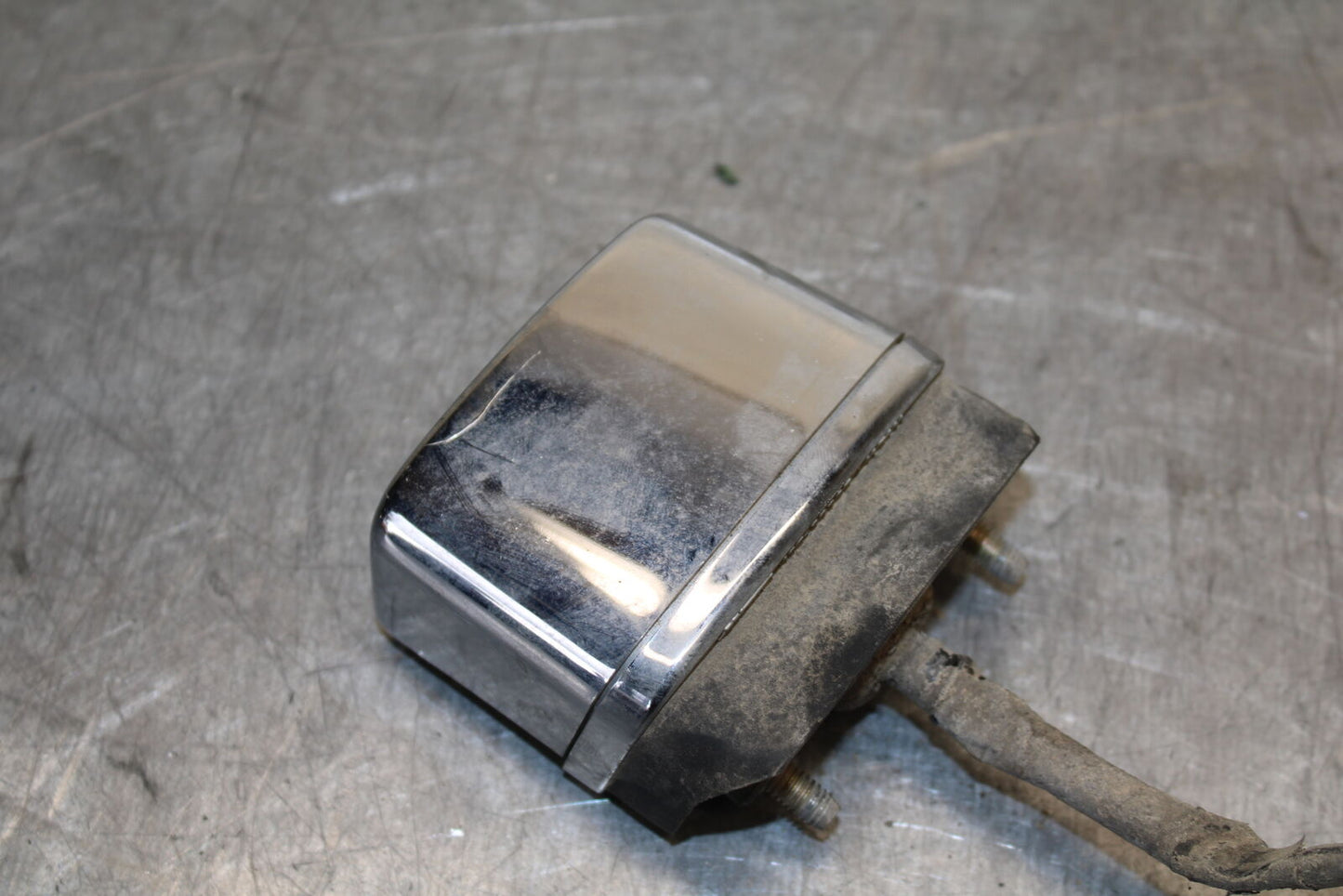 87-03 SUZUKI INTRUDER 1400 VS1400GLP LICENSE PLATE LIGHT BB702