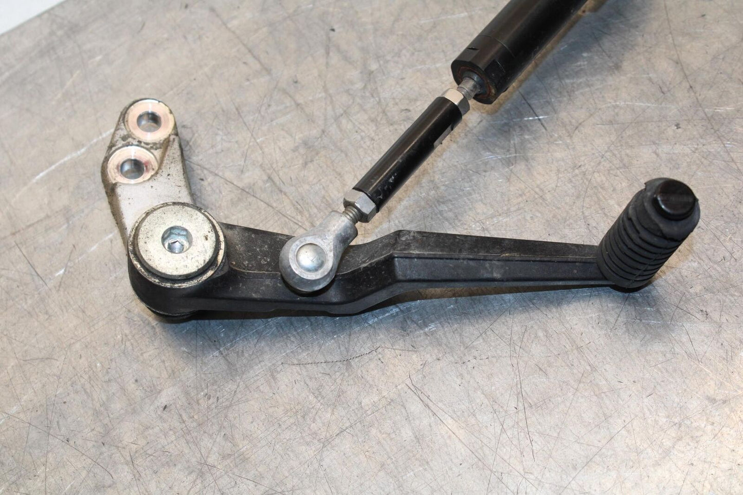 20 SUZUKI GSXR 1000 SHIFTER LINKAGE SHIFT LINK PEDAL BB597