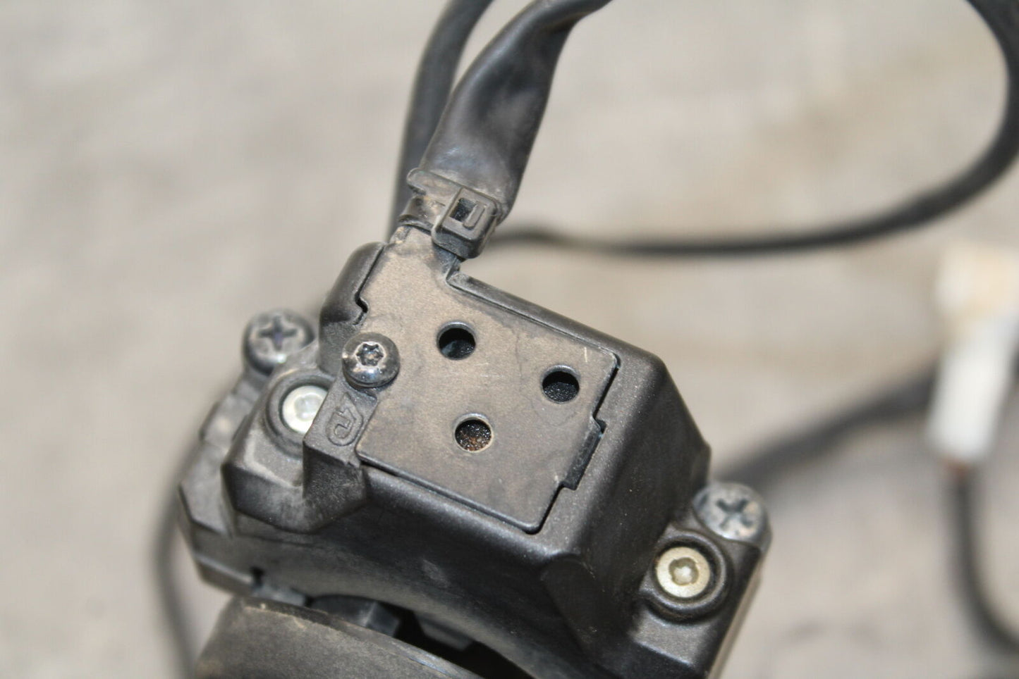 21-24 KTM 890 ADVENTURE R THROTTLE CABLE LINE HOUSING GUIDE BB723