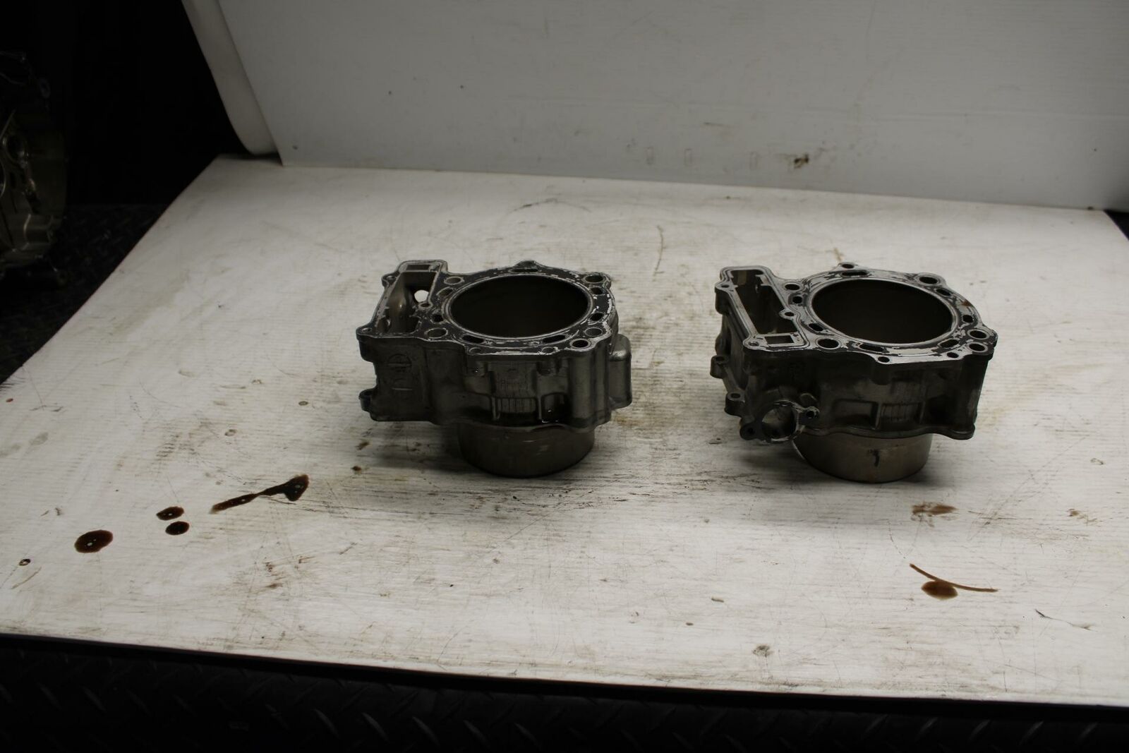 03-05 SUZUKI SV1000 ENGINE MOTOR PISTON CYLINDERS BLOCK JUG BB296