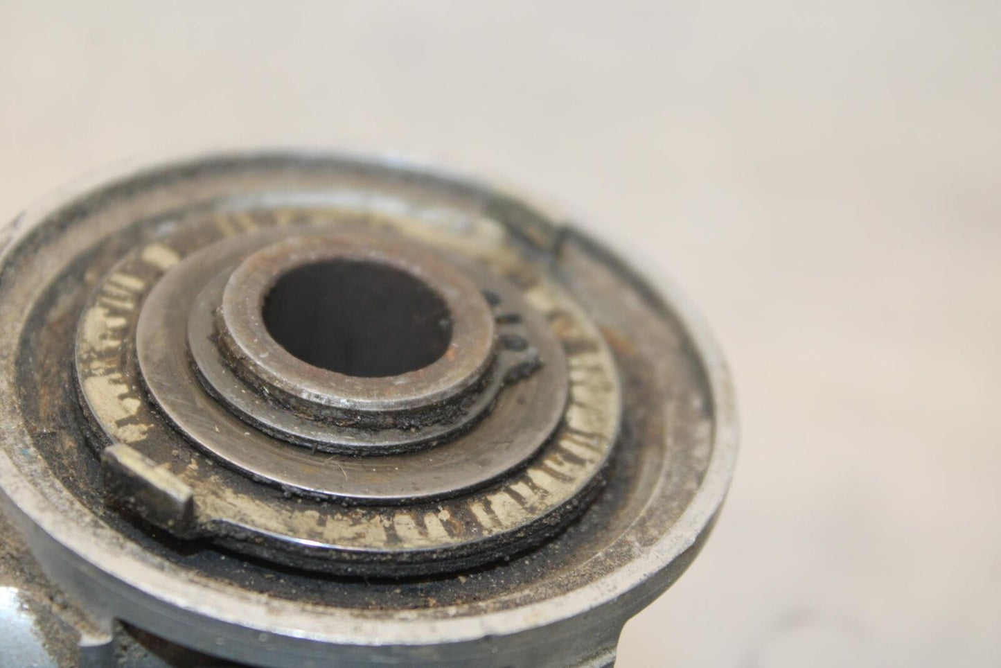 80-83 SUZUKI GS750E SPEEDOMETER DRIVE GEAR BB82
