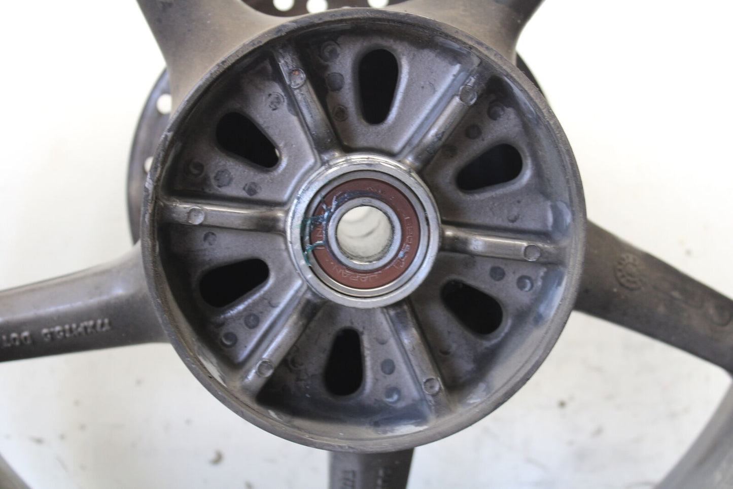 07-08 TRIUMPH DAYTONA 675 REAR WHEEL BACK RIM BB685