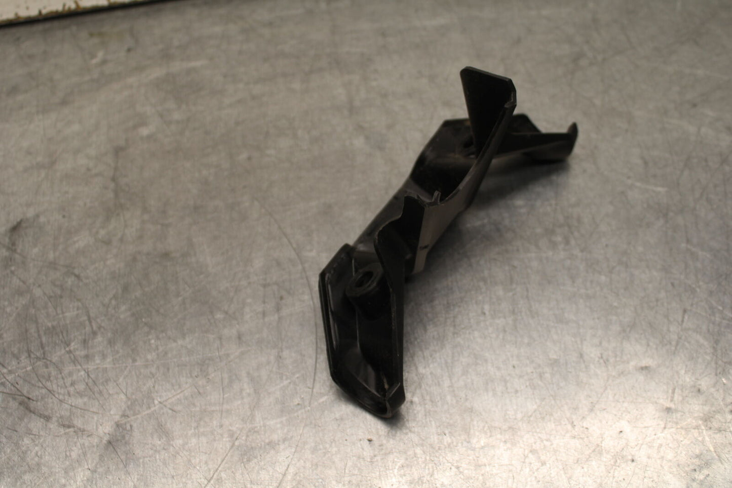 17-24 KTM 390 DUKE UPPER FAIRING GAUGES STAY BRACKET COVER BB734