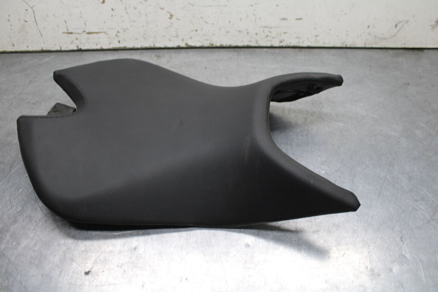 21-24 APRILIA TUONO 660 FACTORY FRONT DRIVERS SEAT PAD SADDLE PILLION BB733
